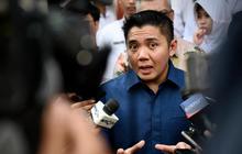 VIDEO: Fans Membludak Bikin Satu Stadion Bergemuruh, Ekspresi Seskab Teddy Cool Tahan Senyum