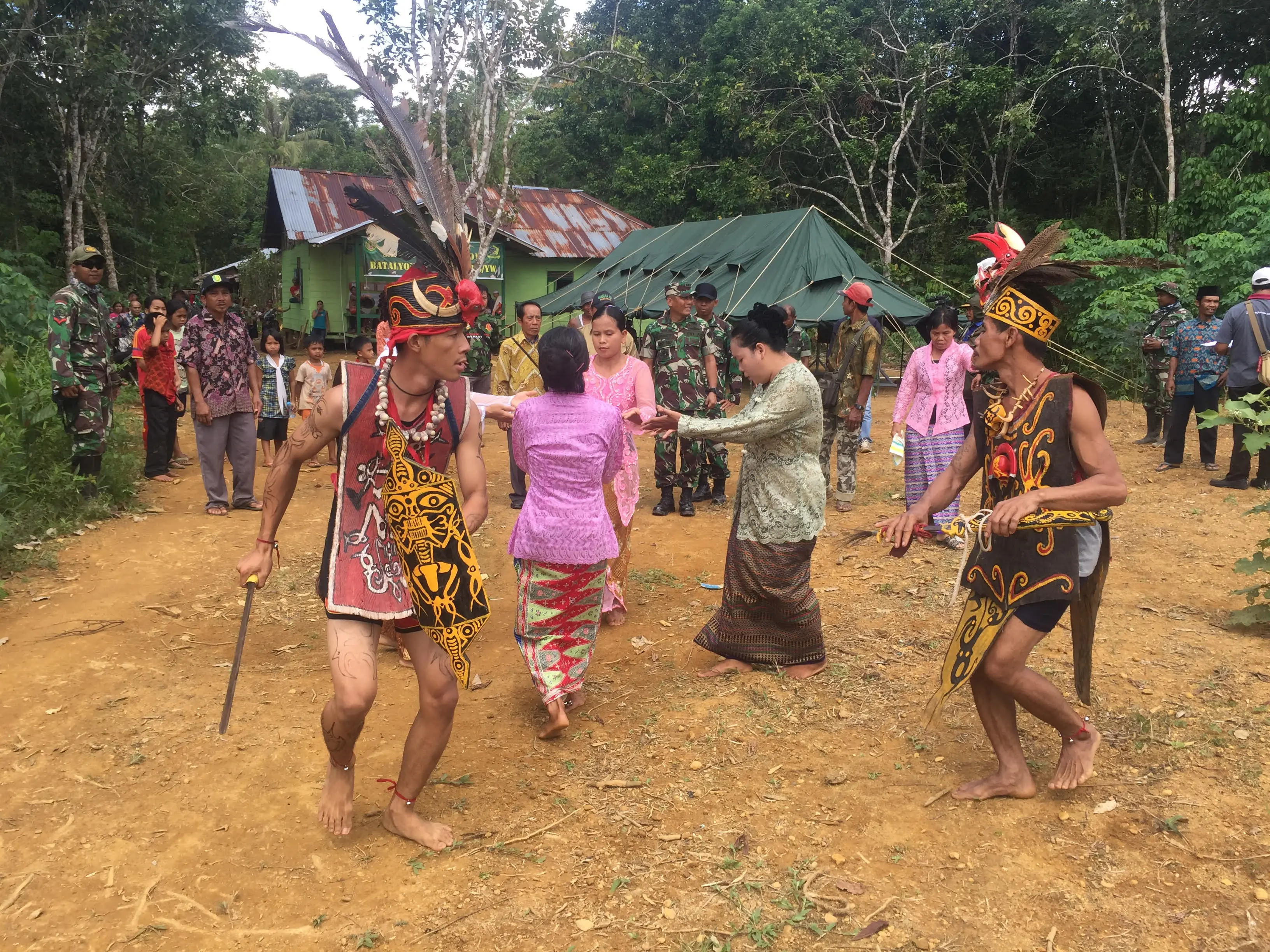 Petani Lada di Pontianak, Kalimantan Barat perbatasan dengan Malaysia, Sabtu (29/4/2017). (/Delvira CHaerani Hutabarat)