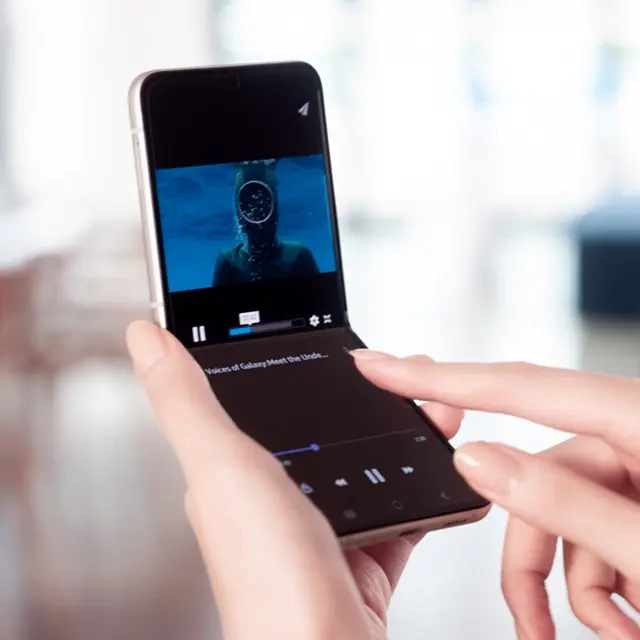 Samsung Galaxy Z Flip3 5G.