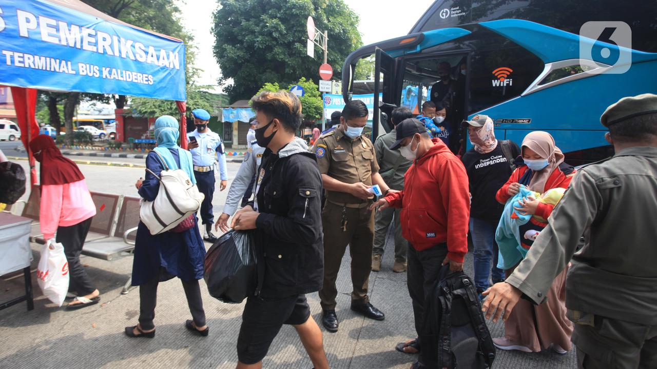 Aktivitas Arus Balik di Terminal Kalideres