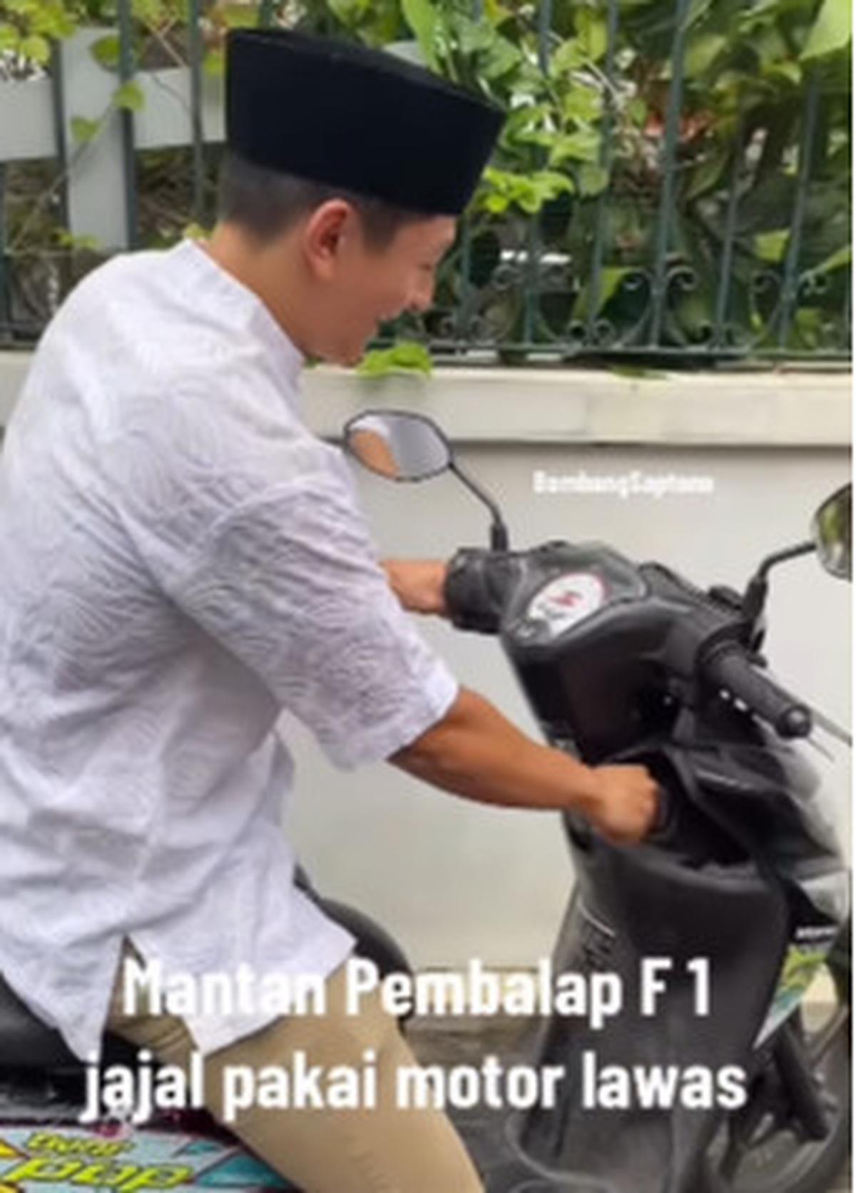Biasa Bawa Mobil Balap, Rio Haryanto Tiba-Tiba Kendarai Motor Sejuta Umat
