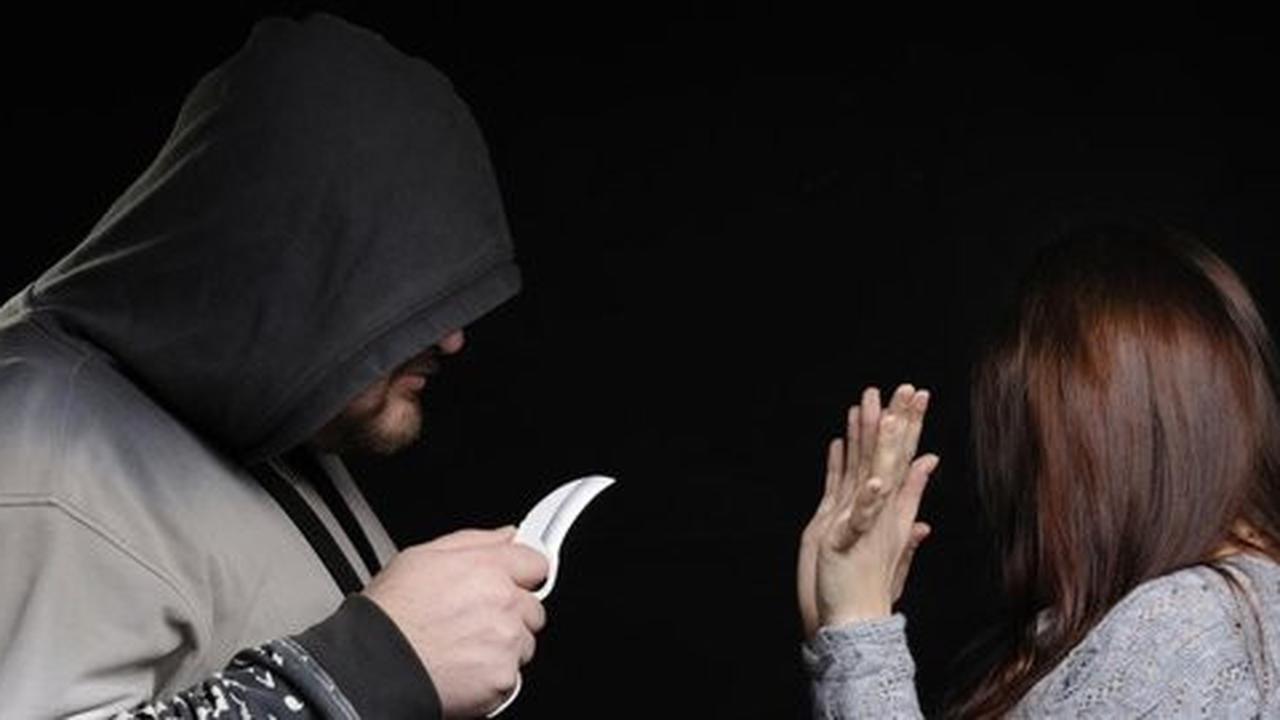 Kesal tagihan batu akik tak dibayar, IR tusuk istri pembeli