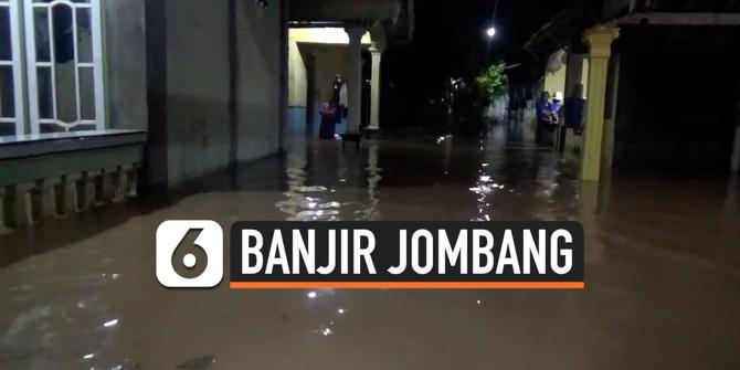 VIDEO: Banjir Satu Meter Rendam Dua Kecamatan di Jombang, Warga Mengungsi