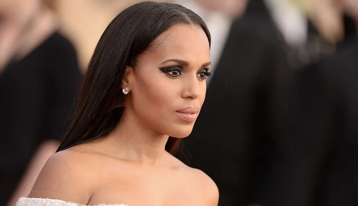 Kerry Washington malah menyembunyikan gaji pertamanya di bawah bantal. Namun setelah itu, ia langsung membeli sebuah laptop! (Variety)