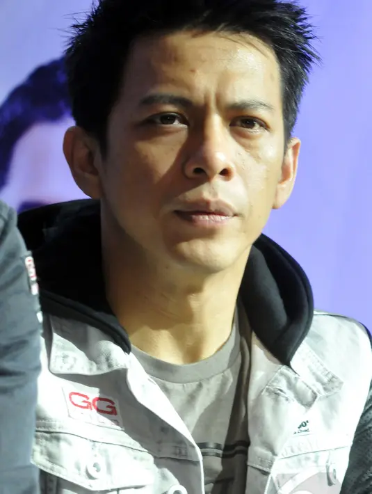 Ariel  NOAH saat menghadiri jumpa pers di Hard Rock Cafe, Jakarta, Senin (16/3/2015). NOAH akan segera bertolak ke Amerika Serikat untuk menggelar tur konser bertajuk ‘US Tour 2015’ mulai 24 Maret 2015 mendatang. (Liputan6.com/Panji Diksana)