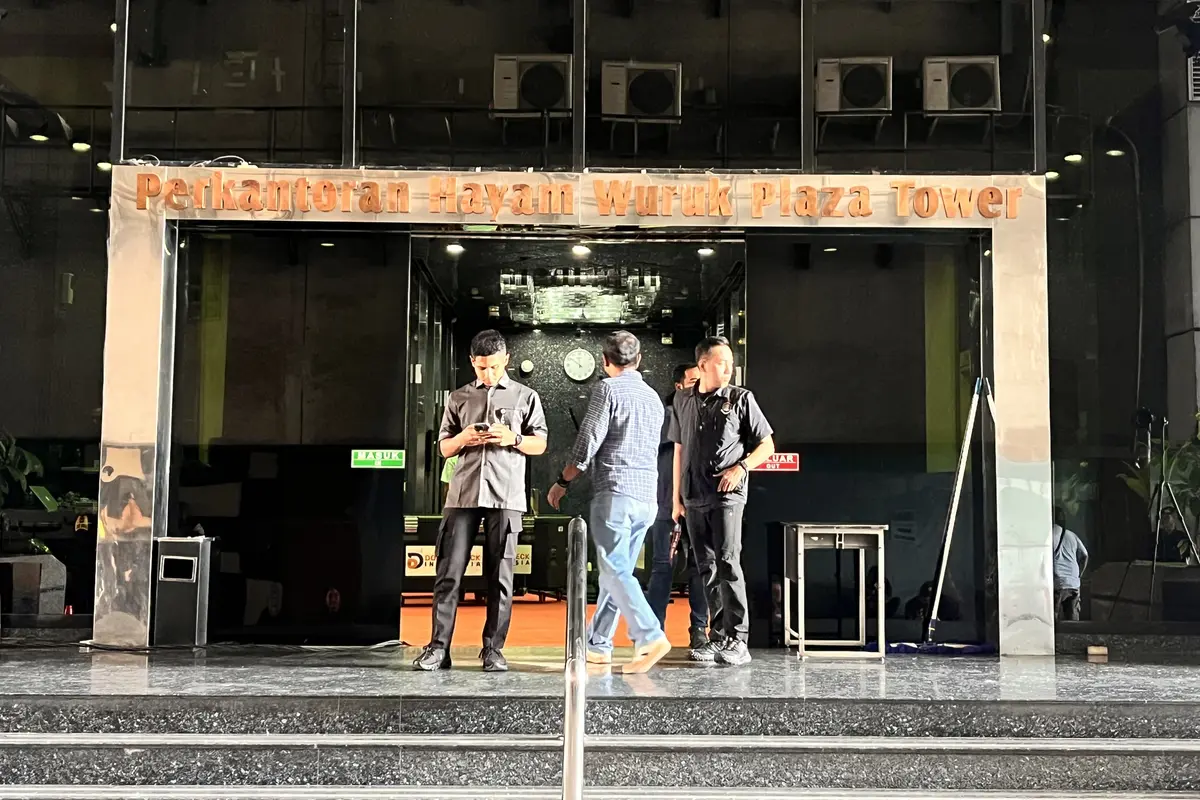 Hayam Wuruk Plaza Tower, Jakarta Barat (Jakbar) lantai 20 dan 21 diduga menjadi lokasi aktivitas jaringan judi online (judol) internasional.
