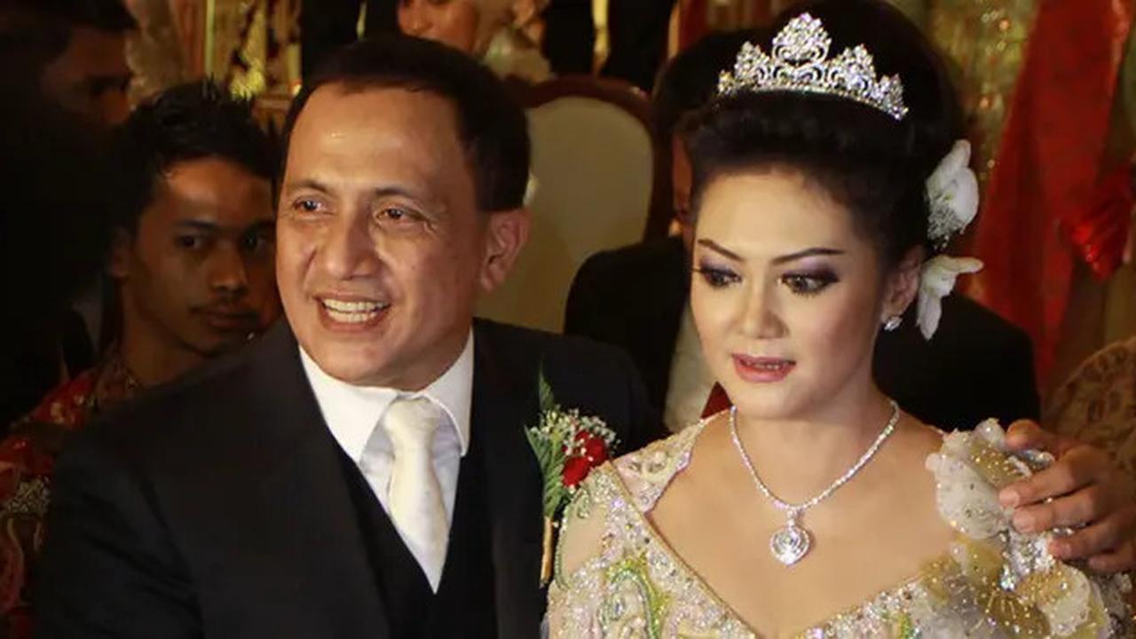 7 Potret Terbaru Bella Saphira dan Suami, Mesra dan Harmonis Selama 12 Tahun Bersama