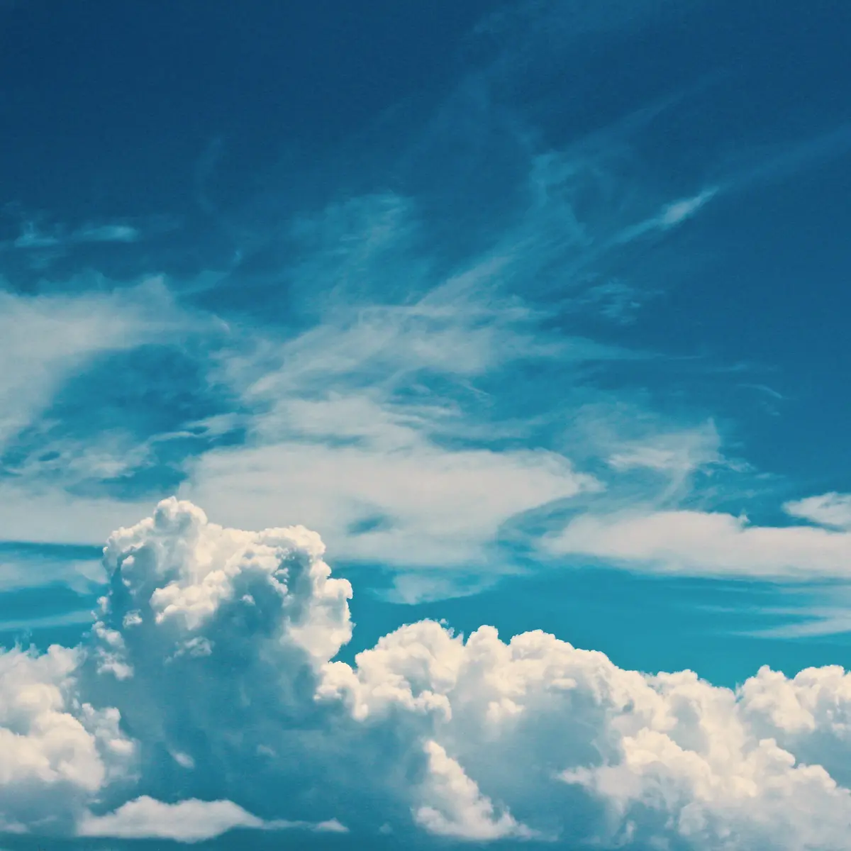 Makna Mimpi Melihat Awan Putih