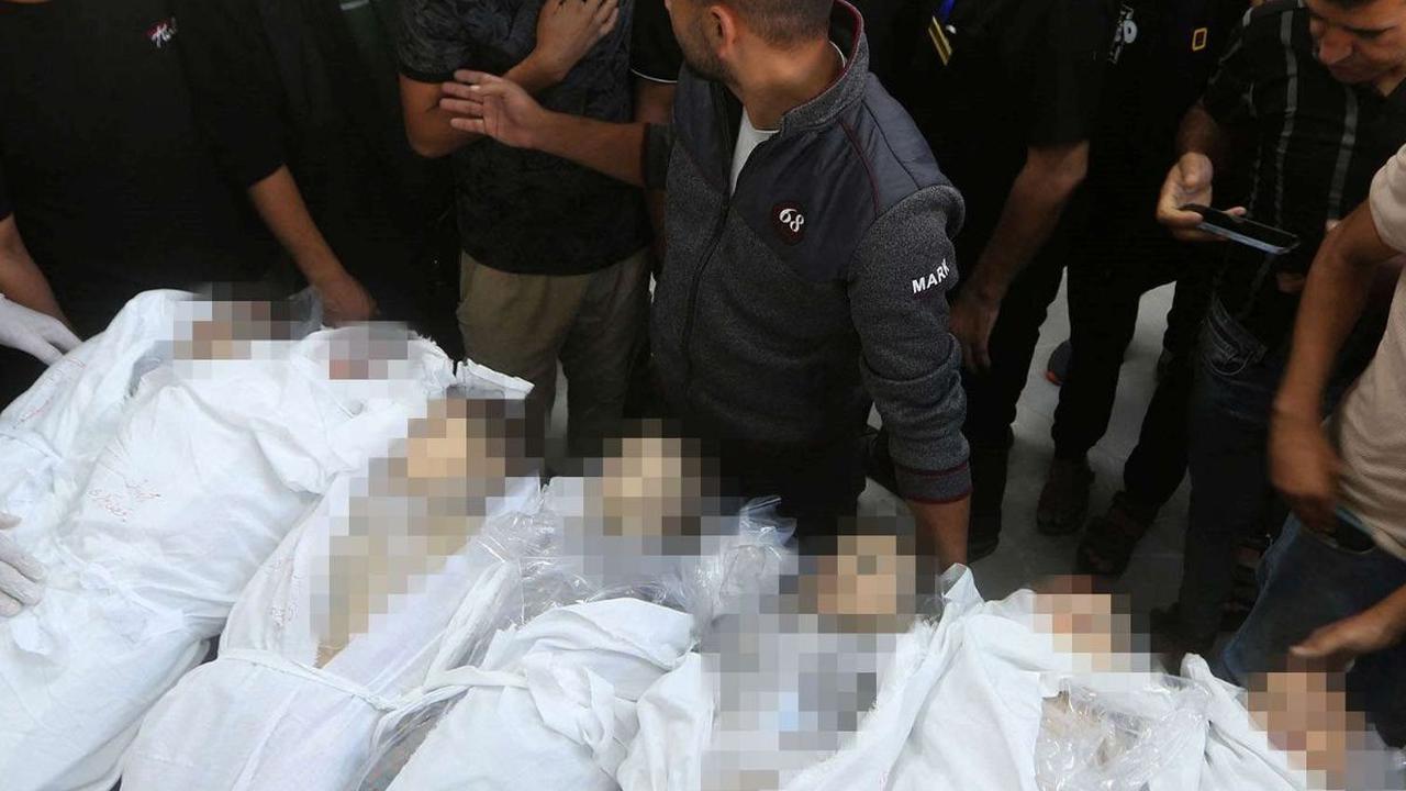 Negara Zionis Israel kembali melanjutkan serangan udara ke Jalur Gaza. Salah satu serangan terbarunya menghantam sebuah kawasan di antara Khan Younis dan Rafah pada Kamis (19/10/2023).