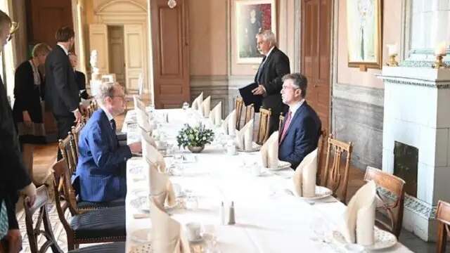 Menteri Luar Negeri (Menlu) Israel Eli Cohen mengunjungi Menlu Swedia Tobias Billstrom di Stockholm pada Senin (15/5/2023). (Dok. Kedutaan Besar Israel di Swedia via The Times of Israel)