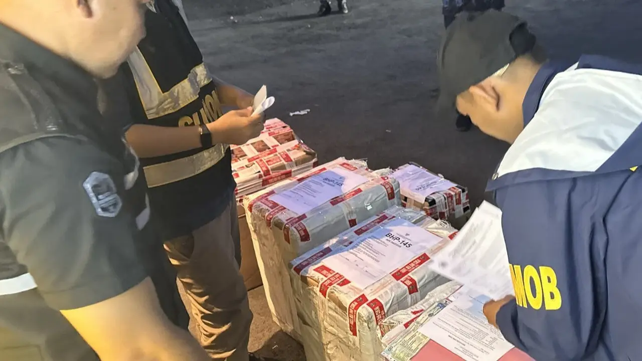 Polisi menyita sebanyak 3.788 bungkus atau setara 75.760 batang rokok ilegal di Tulang Bawang Barat, Lampung