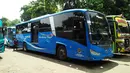 New Armada BRT merupakan big bus yang digunakan untuk angkutan transportasi dalam kota (city bus). Tampilannya terlihat seperti bus-bus eropa dengan paras seperti bus lama. Keunikan dari bus ini adalah kaca spion kanan dan kiri yang berbeda. (Source: Flickr/Tim Fotografi Bus Ibukota)