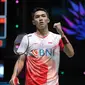 Jonatan Christie melaju ke perempat final Malaysia Open 2022. Tunggal putra Indonesia menyingkirkan Kenta Nishimoto dari Jepang pada babak 16 besar dengan skor 21-18 dan 21-17 di Axiata Arena, Kuala Lumpur, Kamis (30/6). (foto: PBSI)