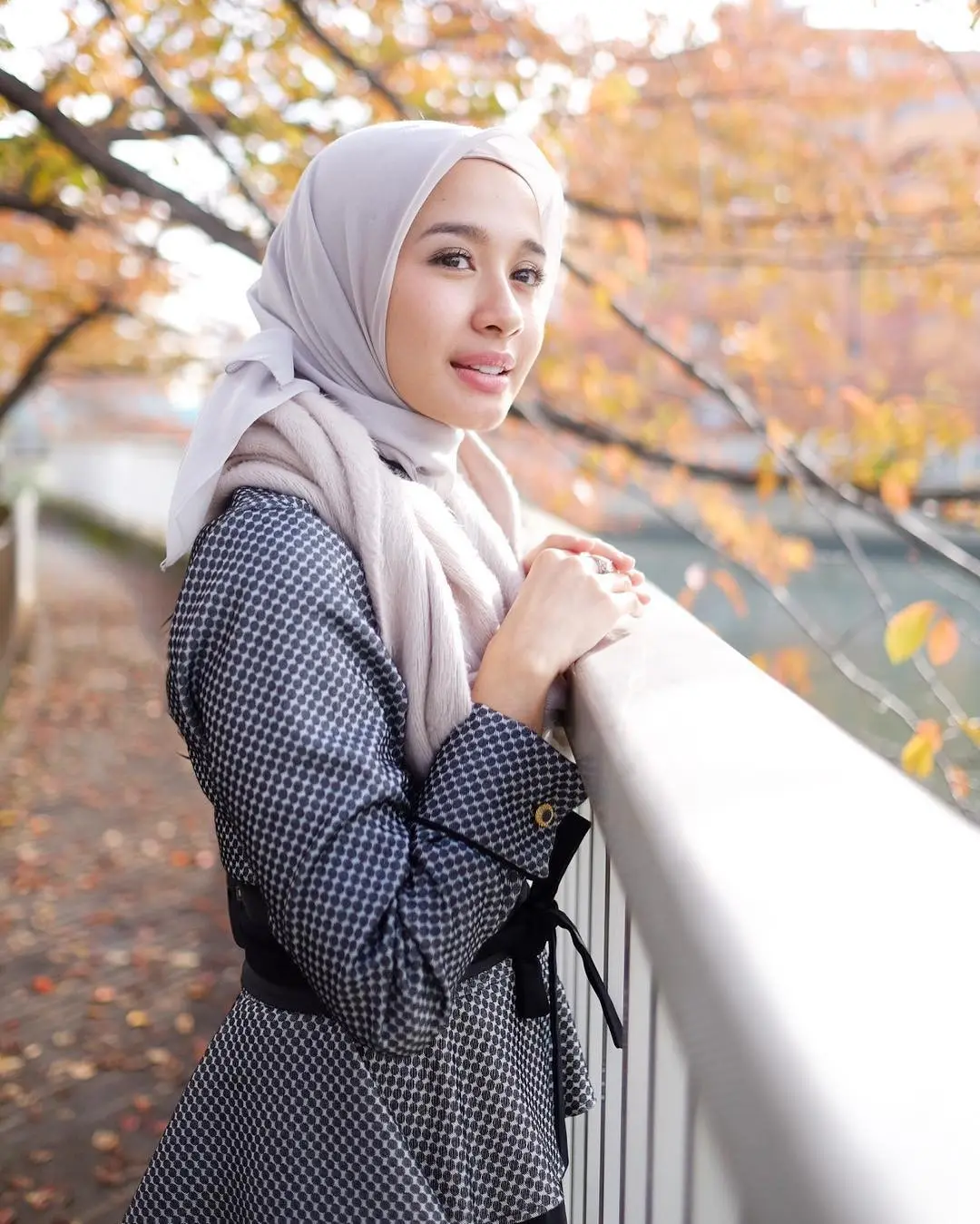 Mix and match hijab ala Laudya Cynthia Bella. (sumber foto: @laudyacynthiabella/instagram)