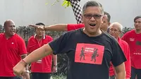 Sekjen PDIP Hasto Kristiyanto melakukan olah raga dengan seluruh Ketua DPD sebelum memulai Rakor Pra Rakernas PDIP di Lenteng Agung, Jakarta. (Foto: Dokumentasi DPP PDIP).