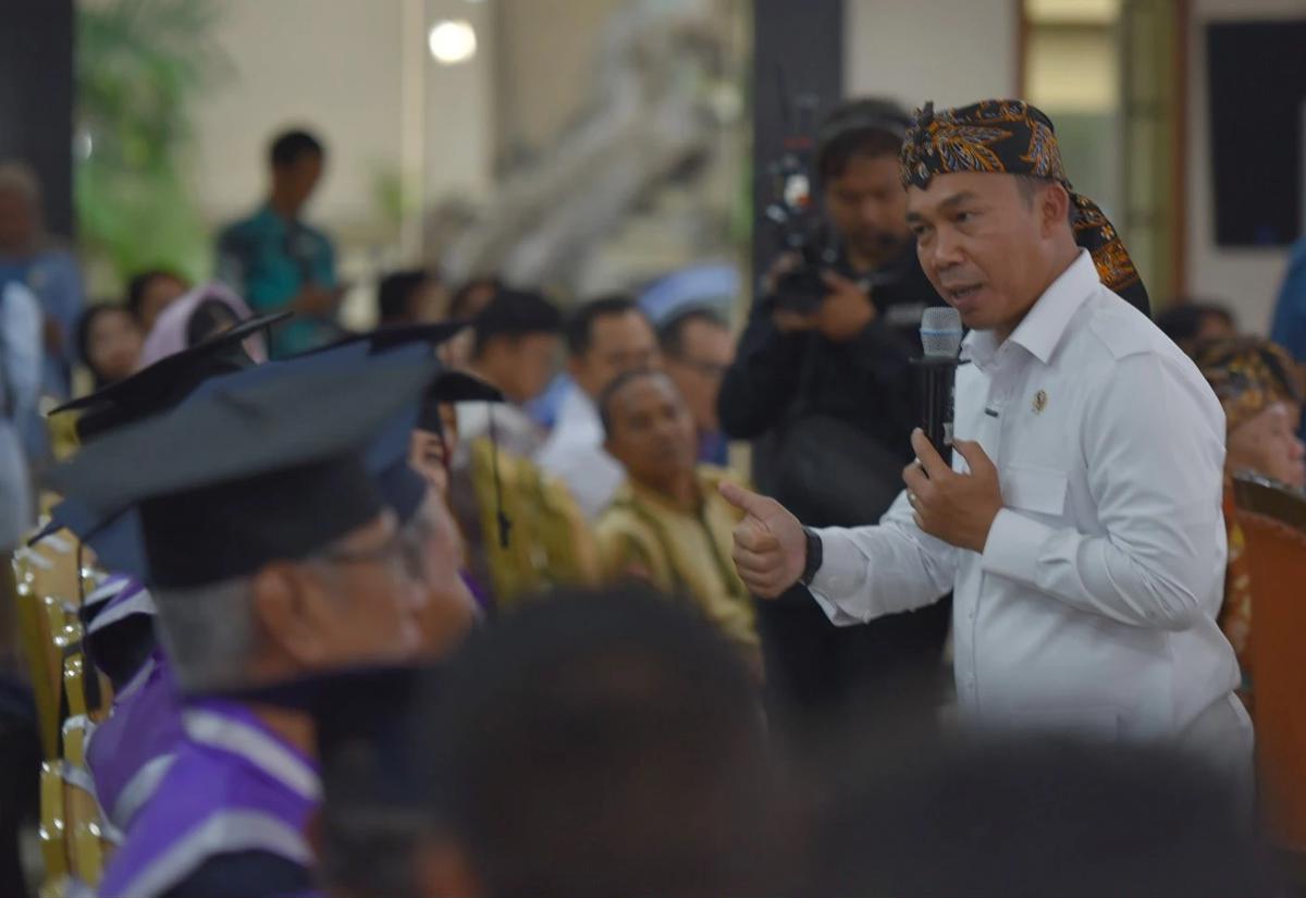 FOTO: Lansia Berdaya Menuju Usia Senja yang Sehat dan Produktif