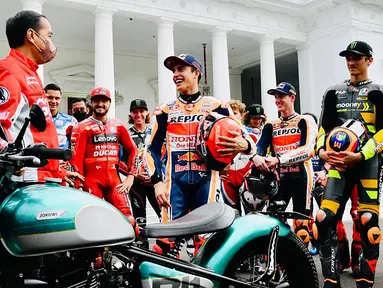 Bertempat di Istana Merdeka, Rabu (16/3/2022), Presiden RI Joko Widodo berkesempatan menjamu 20 pembalap dari berbagai kelas yang akan berlaga di MotoGP 2022 Pertamina Grand Prix of Indonesia, 18-20 Maret 2022 di Sirkuit Internasional Mandalika, NTB. (Biro Pers Sekretariat Presiden/Laily Rachev)