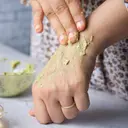 Cara Membuat Body Scrub Alami dari Bahan Dapur agar Kulit Halus bak Sutra