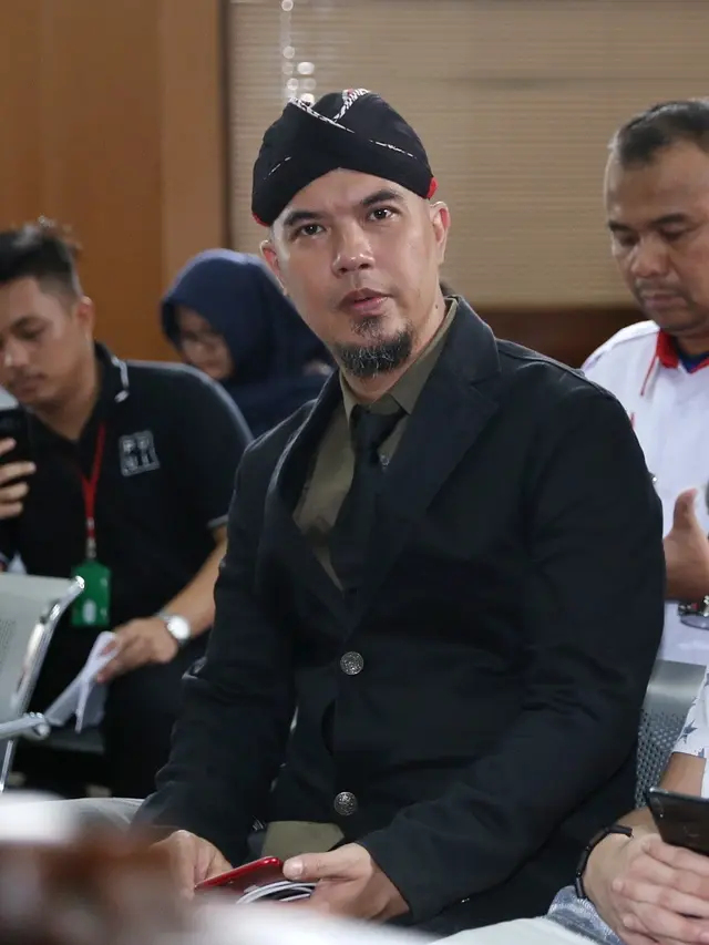 [Bintang] Ahmad Dhani dan Al Ghazali