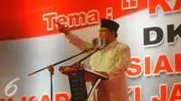 Prabowo Subianto memberikan sambutan saat rapat akbar kader di Jakarta, Minggu (8/1). Dalam sambutannya, Prabowo menyebut Pilkada DKI Jakarta sangat penting karena menentukan arah bangsa Indonesia. (Liputan6.com/Angga Yuniar)