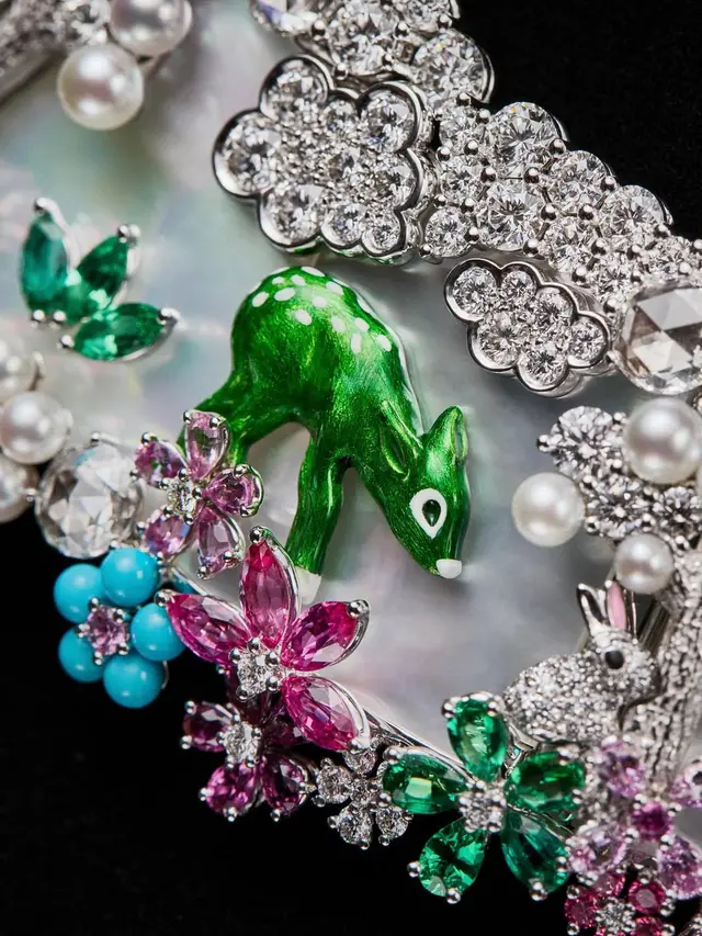 Ketika Perhiasan Menjadi Lukisan Miniatur Alam, Dior Diorexquis Forêt Nacrée Raih Prix du Savoir-Faire di Monaco