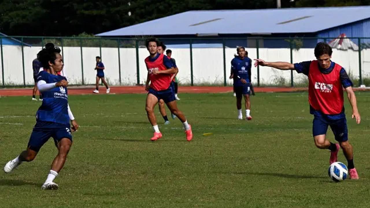 Alih-Alih Pakai VAR, Liga Premier Kamboja Gunakan 6 Wasit dalam Satu Pertandingan