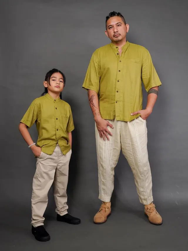 Family Potrait Ryan Delon dan Sharena, Selalu Kompak dengan Dua Buah Hati