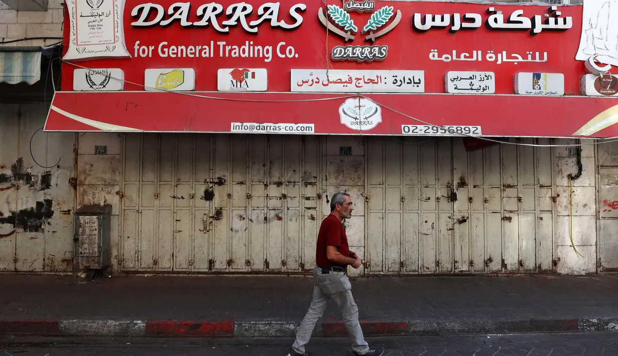 Tutupnya toko-toko ini menyusul seruan pemogokan umum untuk mendukung perjuangan warga Palestina di Jalur Gaza. (Zain JAAFAR/AFP)