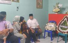 Isak Tangis Keluarga dan Kerabat saat Jenazah Kopda Fariza Tiba di Rumah Duka