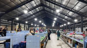 Pramono Bebaskan Iuran bagi Pedagang Relokasi Pasar Kramat Jati
