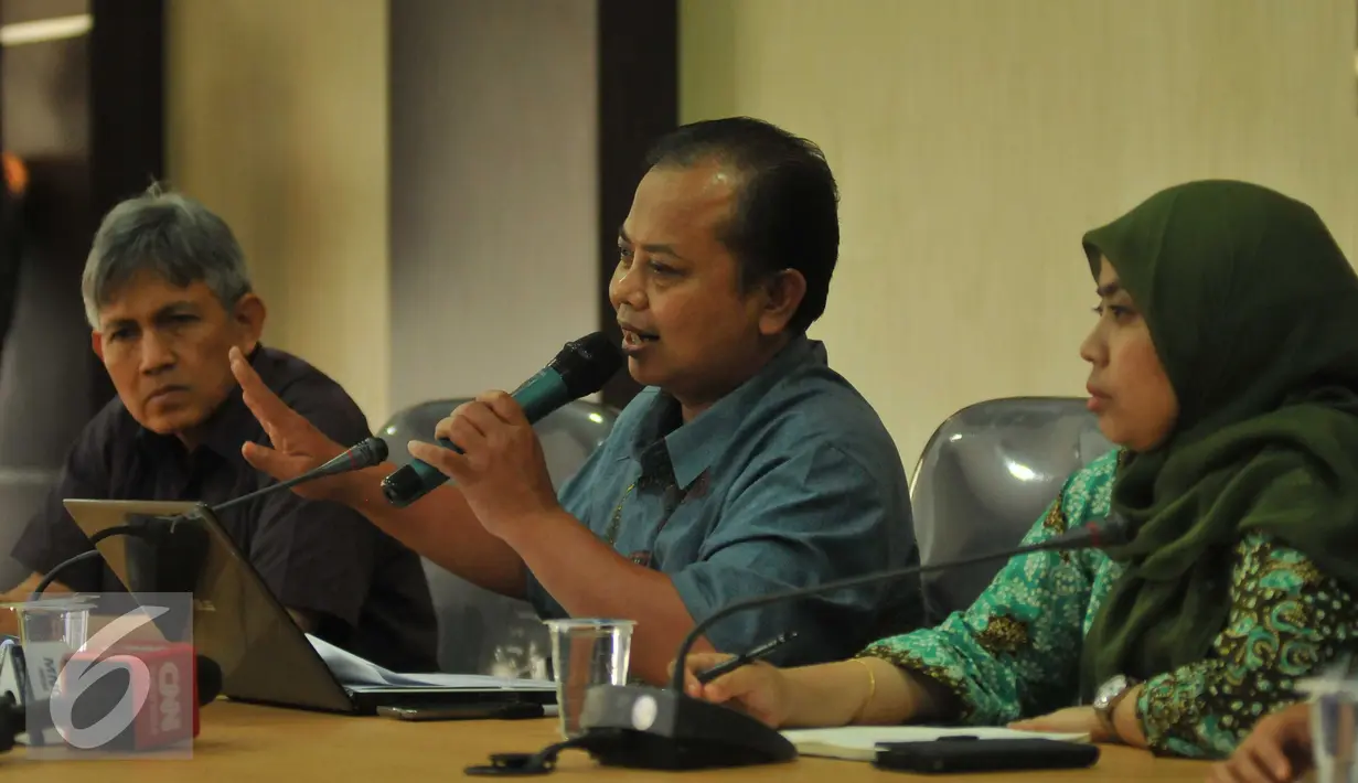KPUD DKI Jakarta menunggu keputusan Mahkamah Konstitusi yang kini tengah memproses permohonan uji materi Pasal 70 Ayat 3 UU No 10 Tahun 2016 tentang Pilkada yang diajukan Gubernur Ahok, Jakarta, Jumat (16/9). (Liputan6.com/Gempur M Surya)
