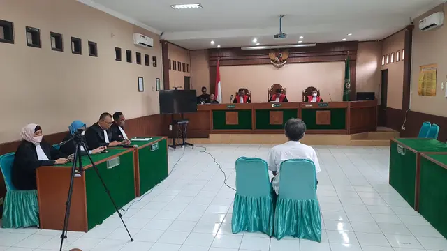 Sidang Bambang Tri Mulyono dan Gus Nur