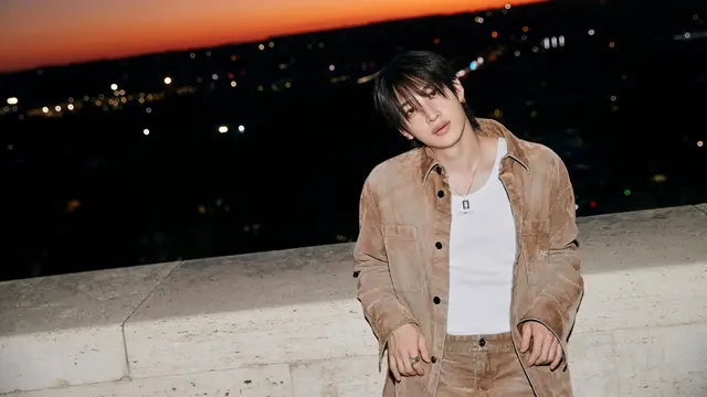 Gaya Bang Chan Stray Kids Tampil Maskulin Pakai Koleksi Fendi Pre-SS26 di Single Terbaru ‘Roman Empire’