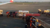 Sebelum diterbangkan, seluruh barang penumpang pesawat melewati beberapa kali pemeriksaan di Bandara SMB II Palembang (Liputan6.com / Nefri Inge)
