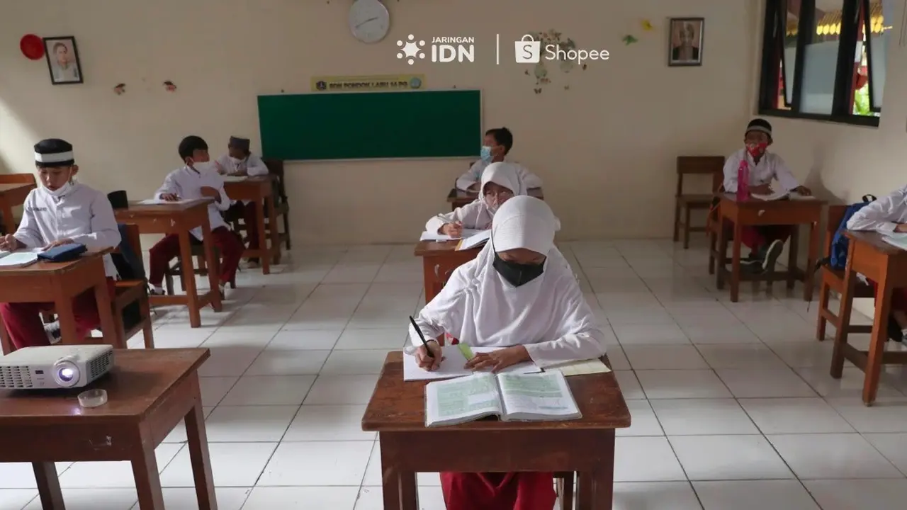 Jaringan IDN, salah satu platform sekolah digital tercepat di Indonesia, menggandeng perusahaan e-commerce Shopee untuk memudahkan orangtua dan pelajar dalam membayar tagihan pendidikan atau SPP.