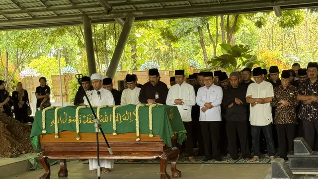 Prosesi pemakaman Rugaiya Usman, istri mantan Menko Polhukam dan Panglima ABRI Wiranto
