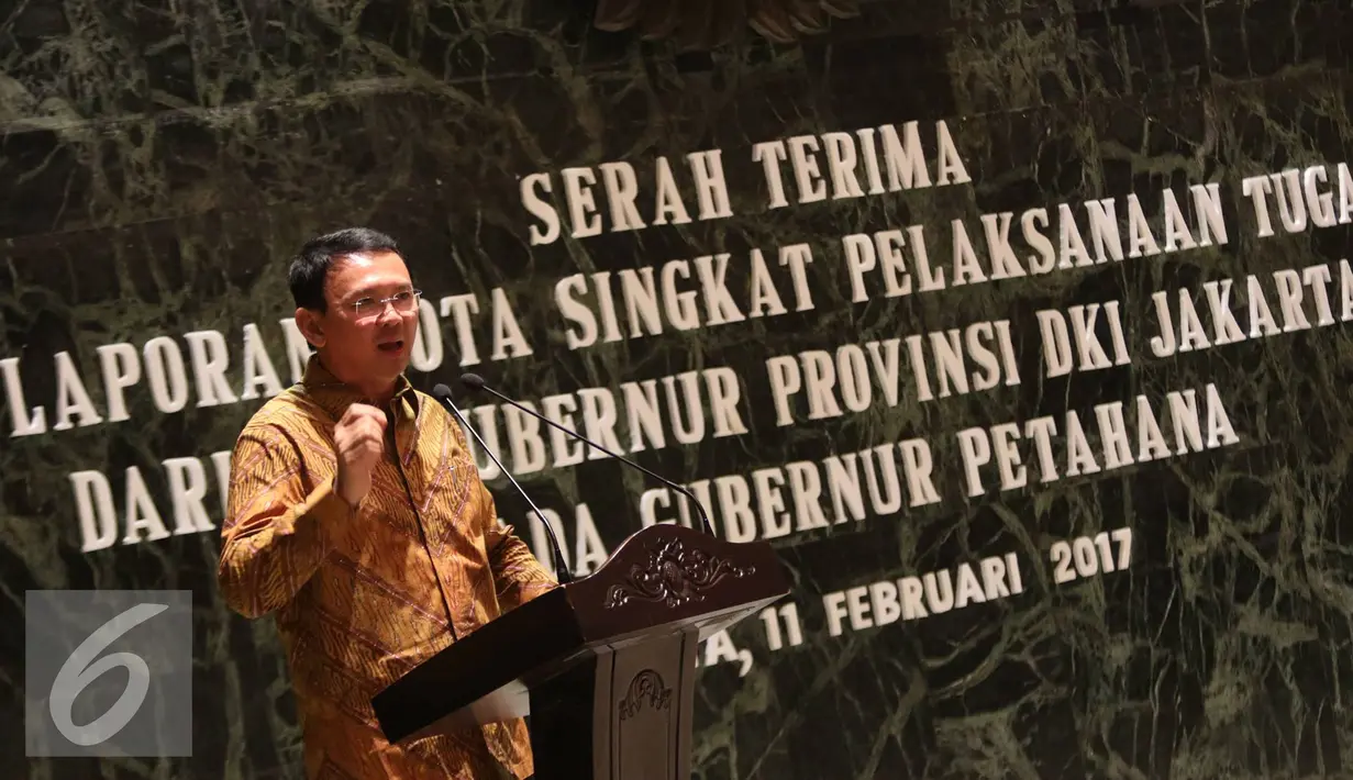 Ahok memberikan pidato saat serah terima laporan nota singkat di Balai Agung DKI, Sabtu (11/2). Ahok kini aktif kembali setelah mengikuti kampanye Pilkada DKI sejak 28 Oktober 2016 hingga 11 Februari 2017.  (Liputan6.com/Immanuel Antonius)