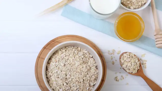 Atasi Jerawat Hormonal dengan Masker Oatmeal dan Madu, Begini Tips dari Pengguna TikTok
