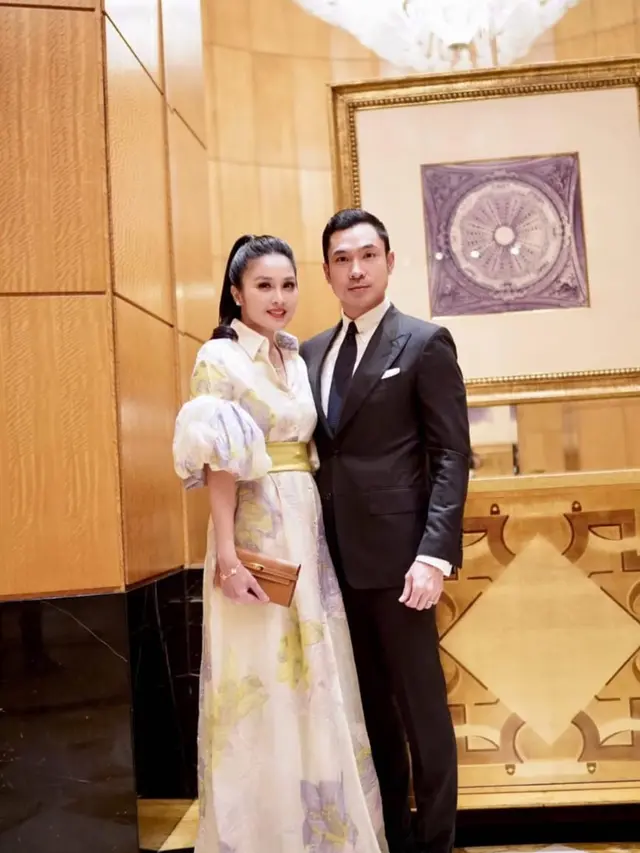 Potret mesra Sandra Dewi dan Suami