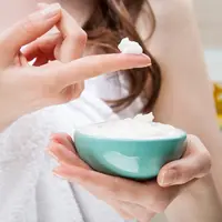 ilustrasi Cara Memakai Kondisioner/Maryna Pleshkun/shutterstock