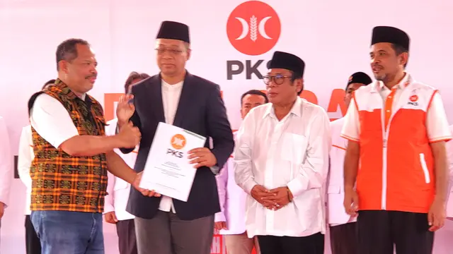 DPP PKS serahkan Surat Dukungan ke Zul-Uhel