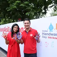 Titi Kamal dan Christian Sugiono. (Daniel Kampua/Fimela.com)