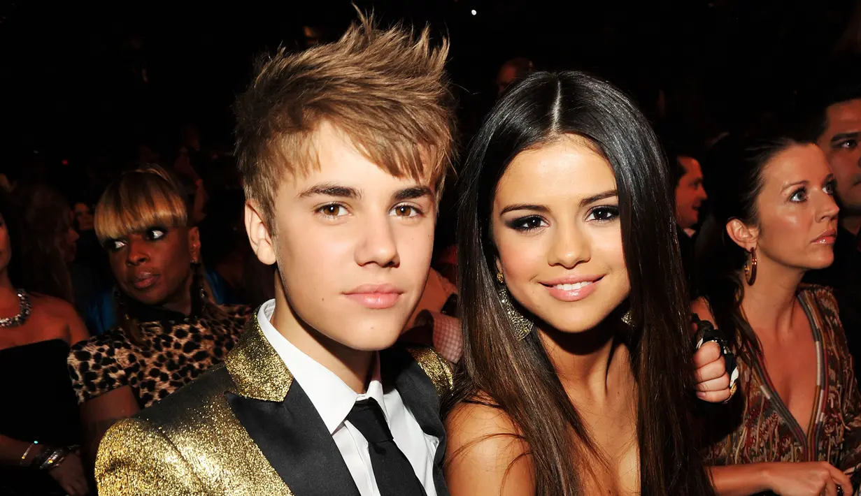 Selena Gomez dan Justin Bieber sendiri saat ini benar-benar tak bisa dipisahkan. (StyleCaster)