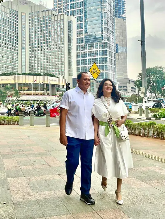 (Instagram/bellasaphiraofficial)