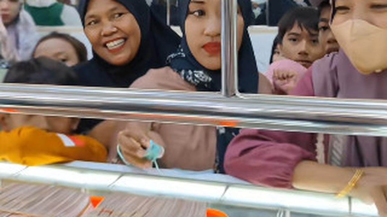 Emak-Emak Jual Emas