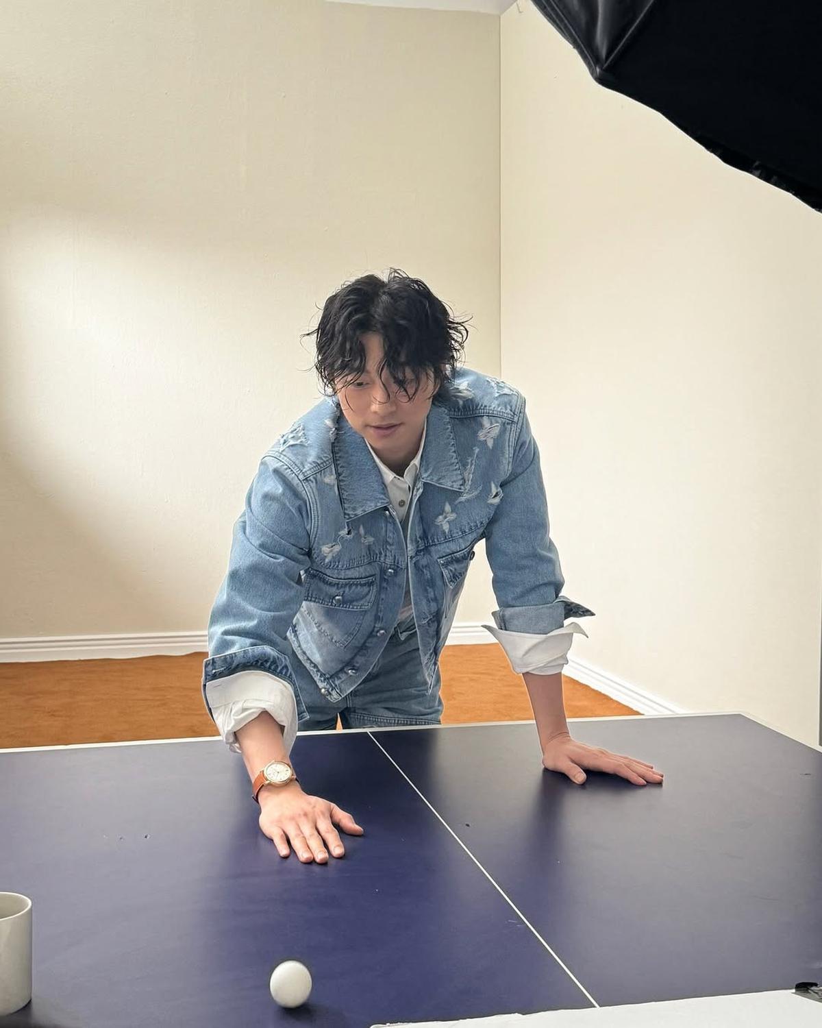 Potret Terbaru Gong Yoo, Aktor Tampan Korea dengan Rambut Acak-Acakan tapi Full Damage
