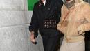 Sebut saja Jacob Elordi. Pemeran The Kissing Booth, tampil casual chic mengenakan setelan serba hitam. (Dok/Bottega Veneta).