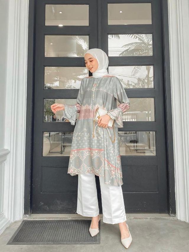 10 Ide Padu Padan Celana Kulot untuk Kondangan, Cocok untuk Hijabers