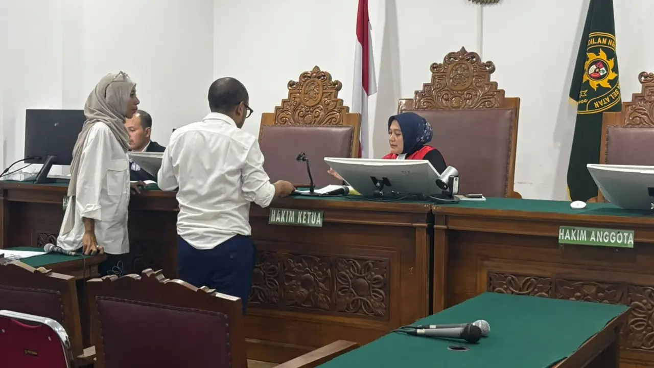 Sidang perdana praperadilan terkait penangkapan massa aksi saat demo 27 Agustus lalu di PN Jaksel.