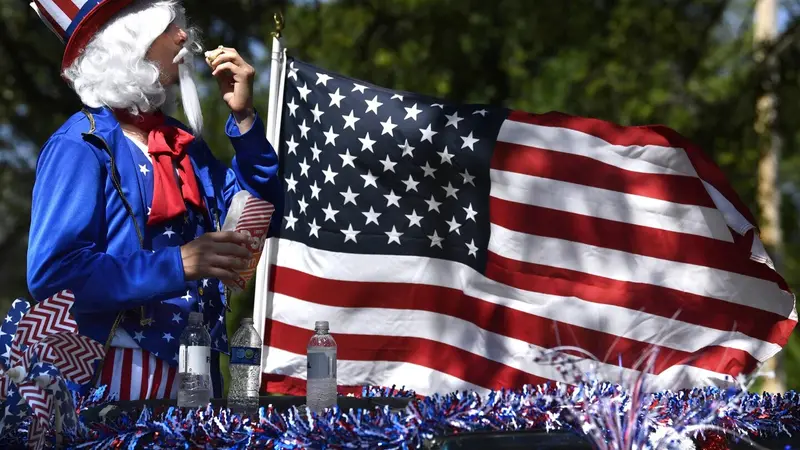 Parade Fourth of July untuk merayakan kemerdekaan Amerika Serikat (AS) di Buffalo Gap, Texas, Selasa (4/7/2023). (Ronald W. Erdrich/The Abilene Reporter News-via AP)